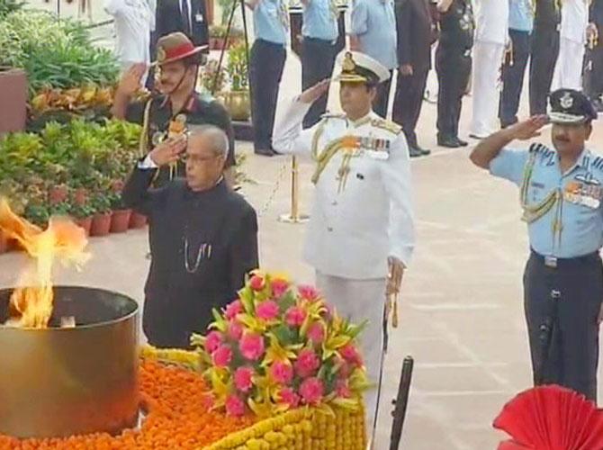President, PM pay tributes to 1965 war martyrs