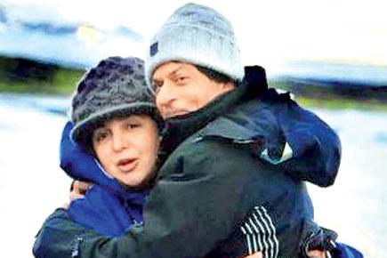 When Farah Khan got the warmest hug from her hottest friend SRK