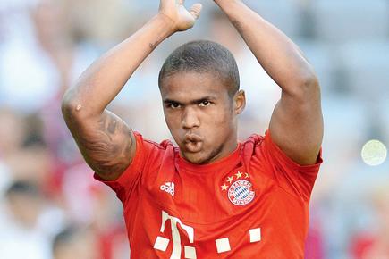 Bayern Munich lose Douglas Costa to hamstring injury