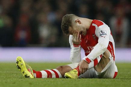 Arsenal's Wilshere suffers hairline fracture, to miss start of EPL season