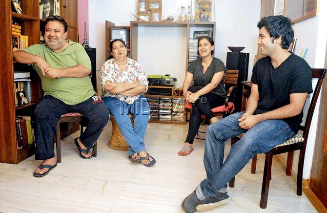 Manoj and Seema Pahwa with Manukriti and Mayank.