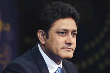 Catch Anil Kumble 'showing the bird' on Twitter