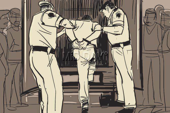 Reinforcements arrived about half an hour later, and it took several policemen to subdue Balaji, but he was eventually taken away to Samta Nagar police station. The episode lasted nearly an hour
