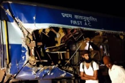 Six dead, 25 injured after Bangalore-Nanded Express collides with lorry in Anantpur