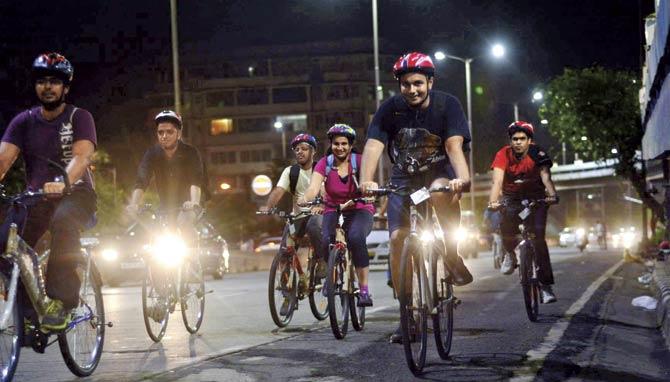 During the midnight cycle race. Pic/Bipin Kokate