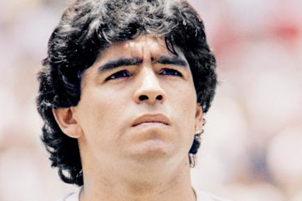 Diego  Maradona meets referee who allowed 'Hand of God' goal