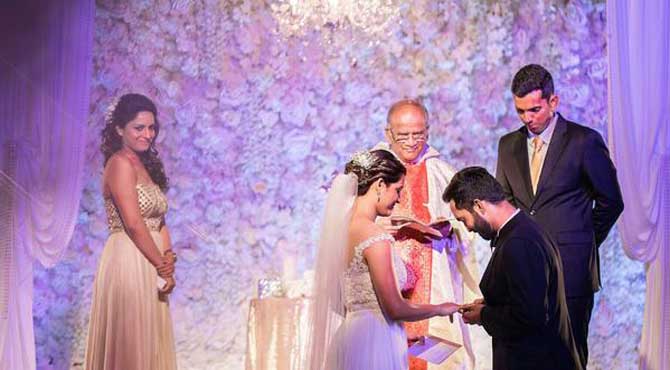 Dinesh Karthik exchanges wedding vows with Dipika Pallikal