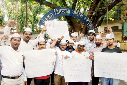 Arvind Kejriwal offers space to run classes in Delhi