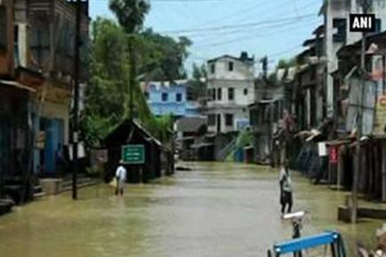 Flash floods in West Bengal claims 39 lives