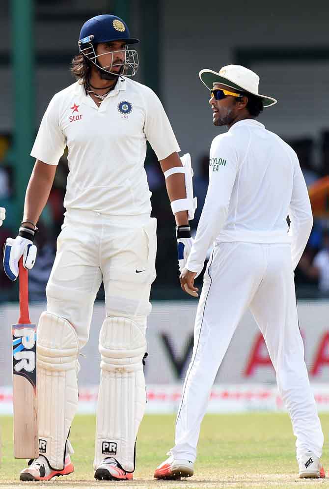 Dinesh Chandimal and Ishant Sharma get into a verbal duel