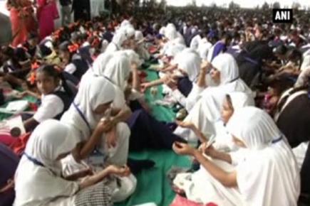More than 24,000 students in Surat enter Limca Book of Records