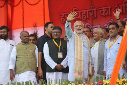 Narendra Modi targets Nitish Kumar, Lalu Prasad; warns of 'jungle raj'