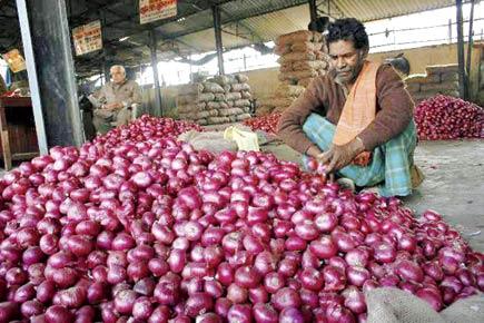 Onions may cost Rs 100 per kg in coming weeks: Retailers