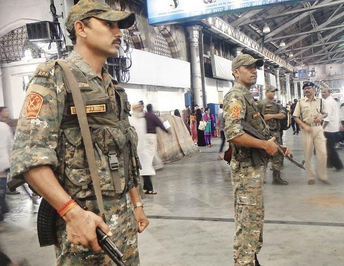 RPF cops stand guard at Chhatrapati Shivaji Terminus.  File pic for representation