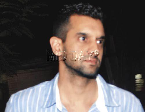 Peter Mukerjea’s son Rahul at Khar police station last night. Pic/Shadab Khan