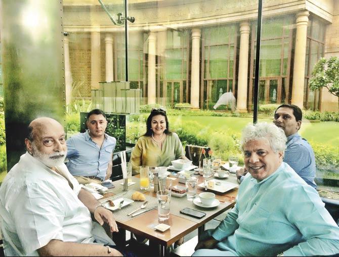 Romi Chopra, Viveck Sahni, Malavika Sangghvi, Nikhil Khanna and Suhel Seth