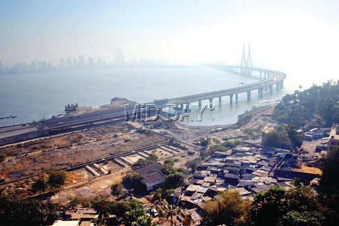 In a 2011 report, former municipal commissioner Subodh Kumar said that the intention of the contractor for the Sea Link extension was to use/occupy land meant for a treatment plant, for his own benefit. Pic/Pradeep Dhivar