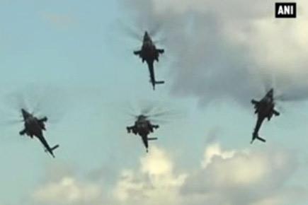 Russian military helicopter crashes during air show 