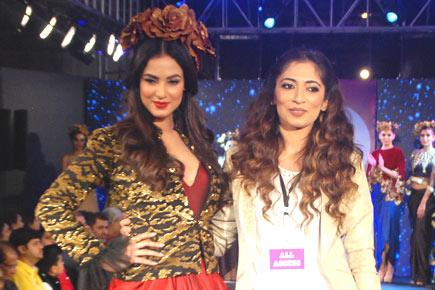 Sonal Chauhan and other walks the ramp for a good cause