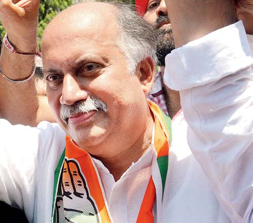 Kamat is expected to contest the Lok Sabha polls from the North-West constituency yet again in 2019, and hence wants to have office-bearers of his choice