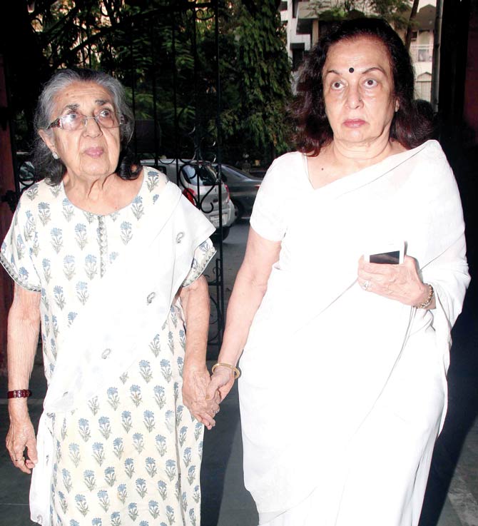 Shammi (left) and Asha Parekh