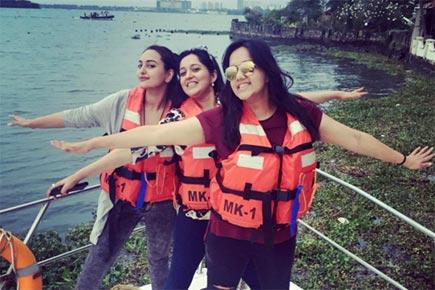 Sonakshi Sinha gives a 'Titanic' touch to Kerala travel diaries