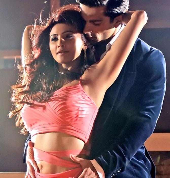 Daisy Shah finds dancing a stress buster