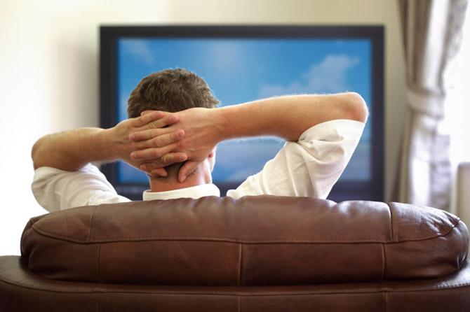 Man sets record by watching movies for 121 hours straight