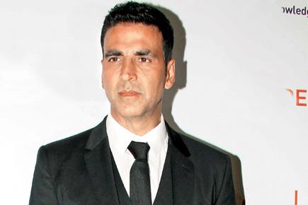 Akshay Kumar unveils new poster of 'Airlift'