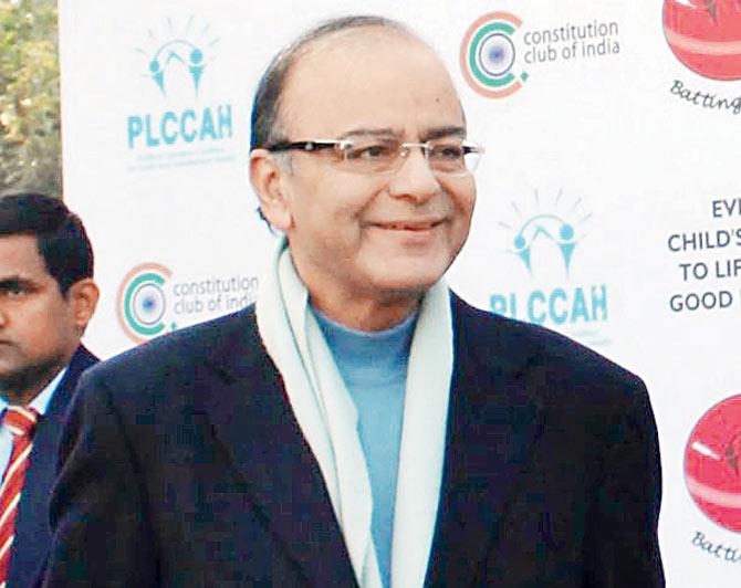 Arun Jaitley who made an appearance at a cricket match on Saturday, might have a tough time on Sunday. MP Kirti Azad is expected to unveil evidence of corruption against the Union Finance Minister