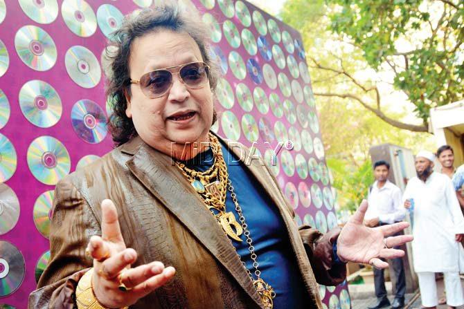 GOLD COOL: Bappi Lahiri at a Disco promotion on Friday. PIC/ SAYYED SAMEER ABEDI