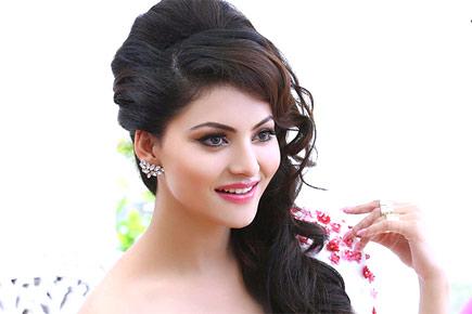 Urvshi Rotela Porn Star Video - Indian beauty Urvashi Rautela out of Miss Universe race