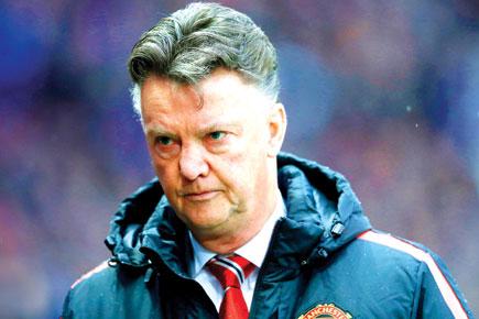 EPL: Louis van Gaal walks out of press conference after three questions