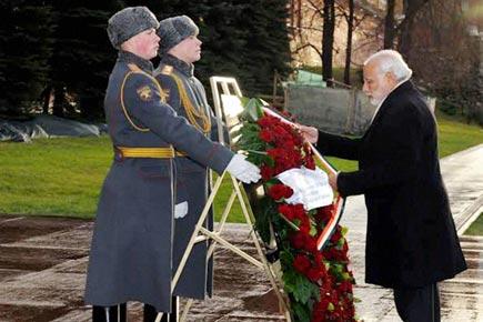 Prime Minister Narendra Modi lays wreath at Soviet World War II memorial