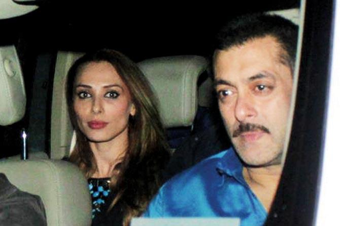 Salman Khan arrives at the party with Iulia Vantur 