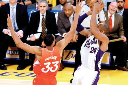 LA Lakers lose in Kobe Bryant's last Christmas game