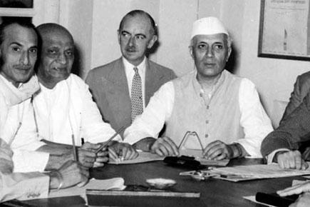 Patel is hero, Nehru villain in Congress mouthpiece's shocking blooper