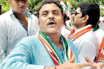 Sanjay Nirupam apologises for criticism of Nehru, Sonia in 'Congress Darshan'