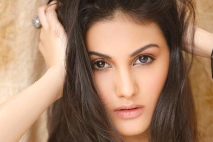 Amyra Dastur 'very excited' to meet Jackie Chan