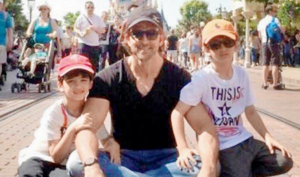 Hrithik Roshan with his sons Hrehaan and Hridhaan