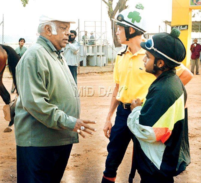 Dr MAM Ramaswamy (left) talks to jockeys Richard Hughes and Raju Pandey (right) on the eve of the 2000 Indian McDowell Derby at the Mahalaxmi Racecourse. Pic/mid-day archives