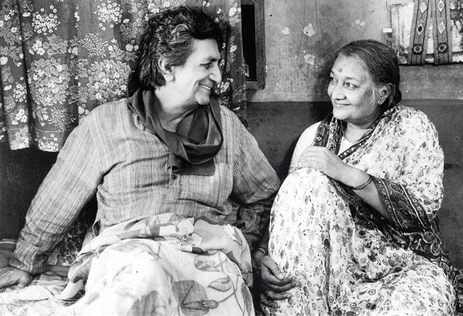 Bhisham Sahni and Dina Pathak during the filming of Saeed Mirza’s Mohan Joshi Haazir Ho! Pics/Bhisham Sahni: Today’s Pasts, a memoir