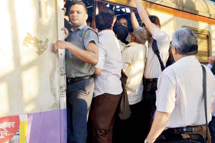 Youth who fell off Mumbai local had not boarded regular train 'that' day