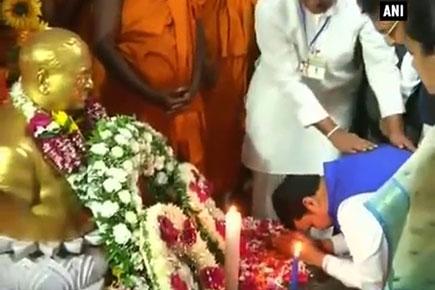 Fadnavis pays tribute to Ambedkar on his 60th death anniversary