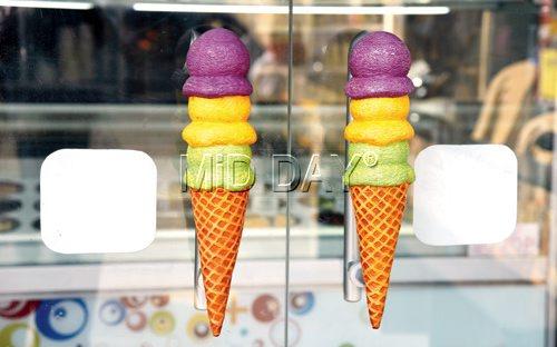 Ice cream handles