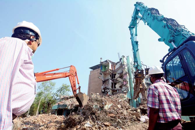 Complying with the court’s September 23 order, CIDCO began a demolition drive of illegal buildings in Digha from October 5 and in Airoli from November 26. File pic