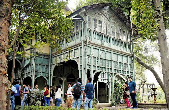 The ‘Kipling Bungalow’ saw unusual activity on the author’s 150th birth anniversary tribute. Pics/Shadab Khan