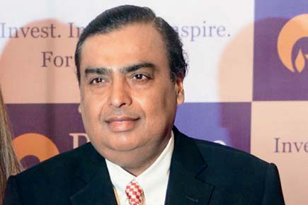 Jio to acquire wireless assets of RCOM