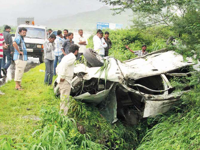 Among a host of other safety systems, the Mumbai-Pune Expressway needs a command and control centre to help prevent accidents. File pic