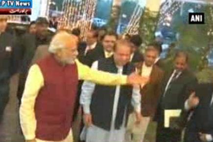 PM Modi meets Pak PM at his residence in Lahore